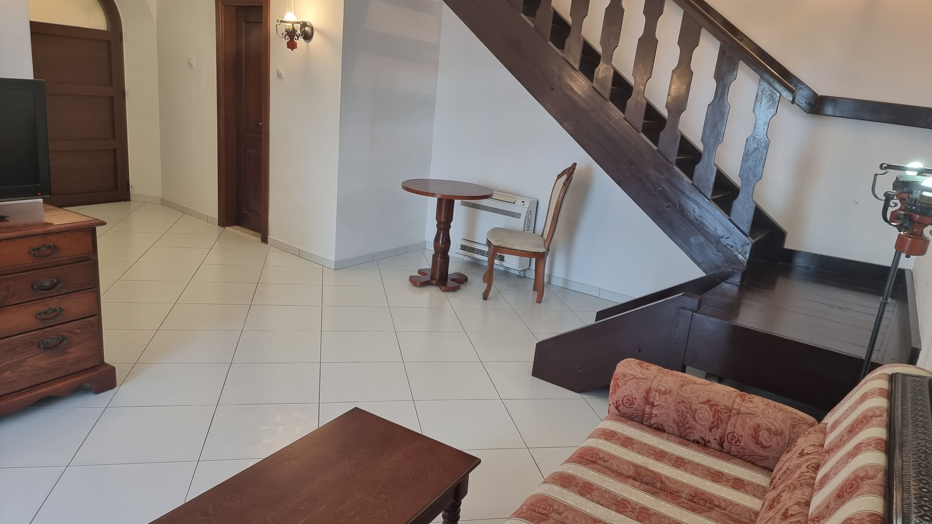 deluxe suite (duplex) with sea view / 2 bedrooms, terrace | living area | 32-inch tv with cable channels