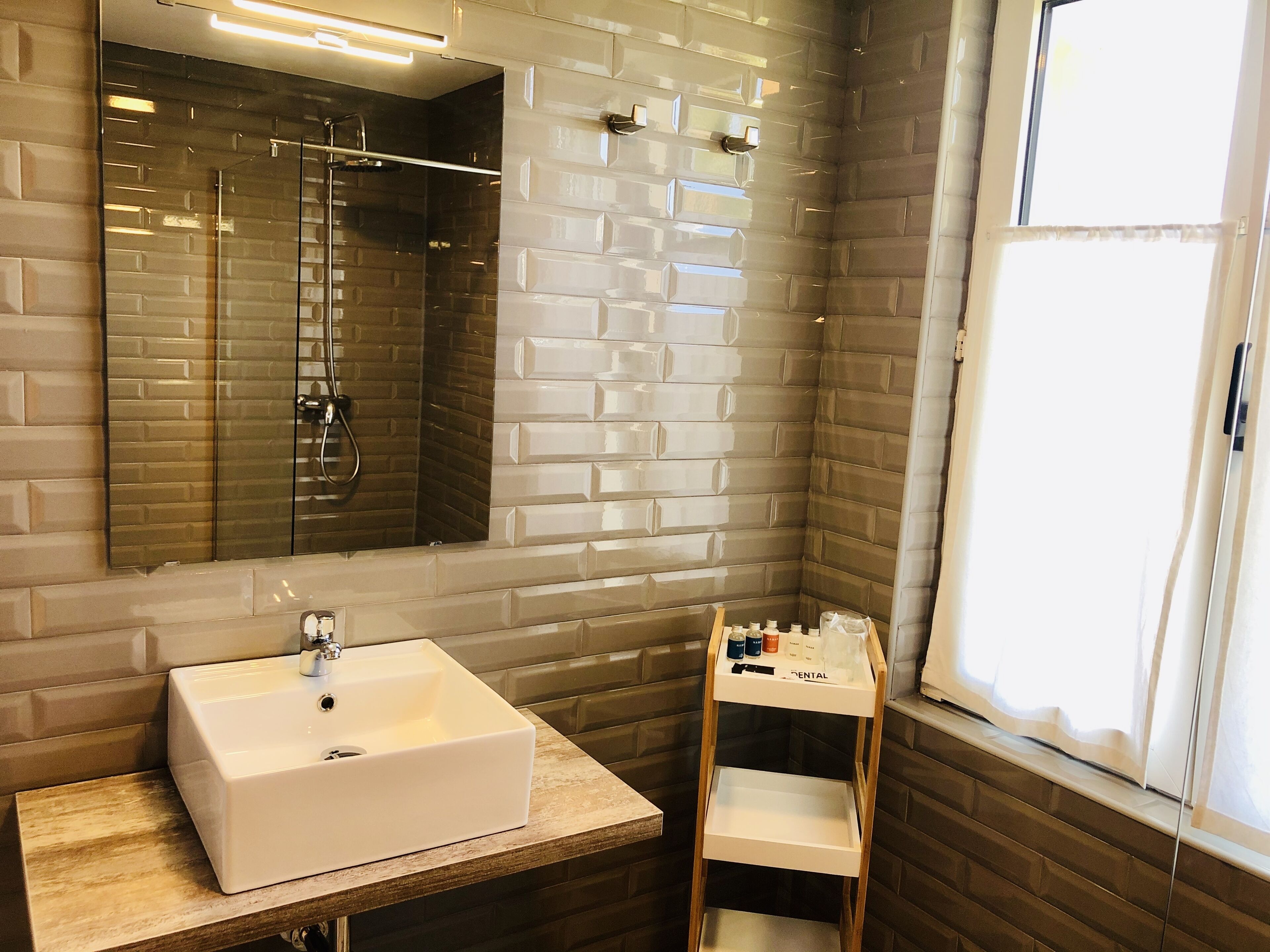 family suite, ensuite | bathroom