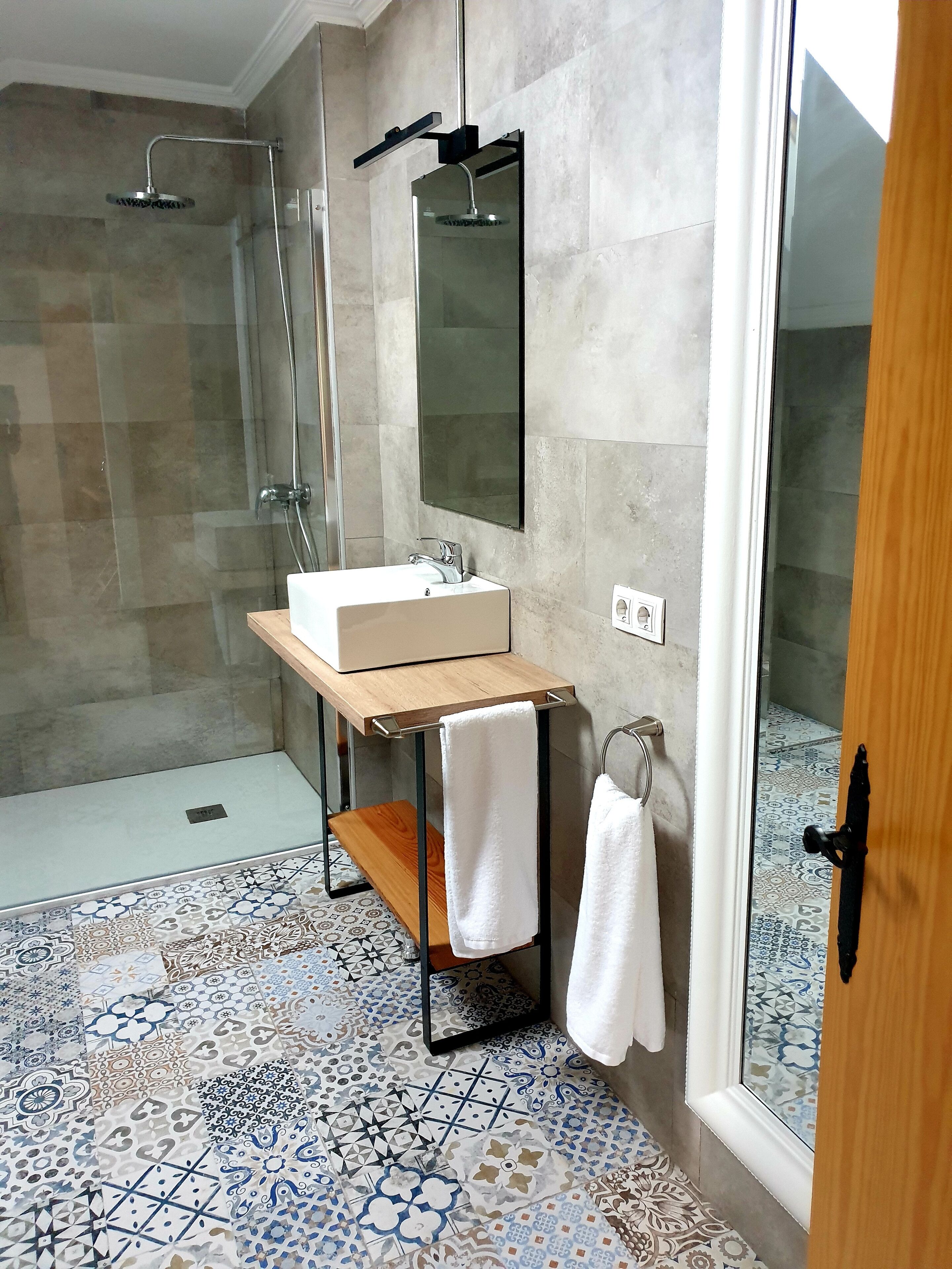 Double or Twin Room, Private Bathroom (doble) | Bathroom