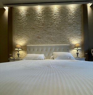 Junior Suite | 意大利 Frette 床单、高档床上用品、羽绒被、加厚床垫