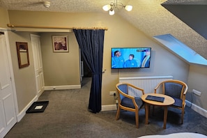 Triple Room, 3 Single Beds, Mountain View (3 adults)