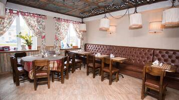 Breakfast, lunch, dinner served; Russian cuisine