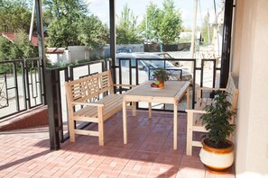 Porch - Hotel Pushkin (Pskov)