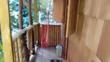 Habitació doble o amb dos llits individuals bàsica | Terrassa o pati