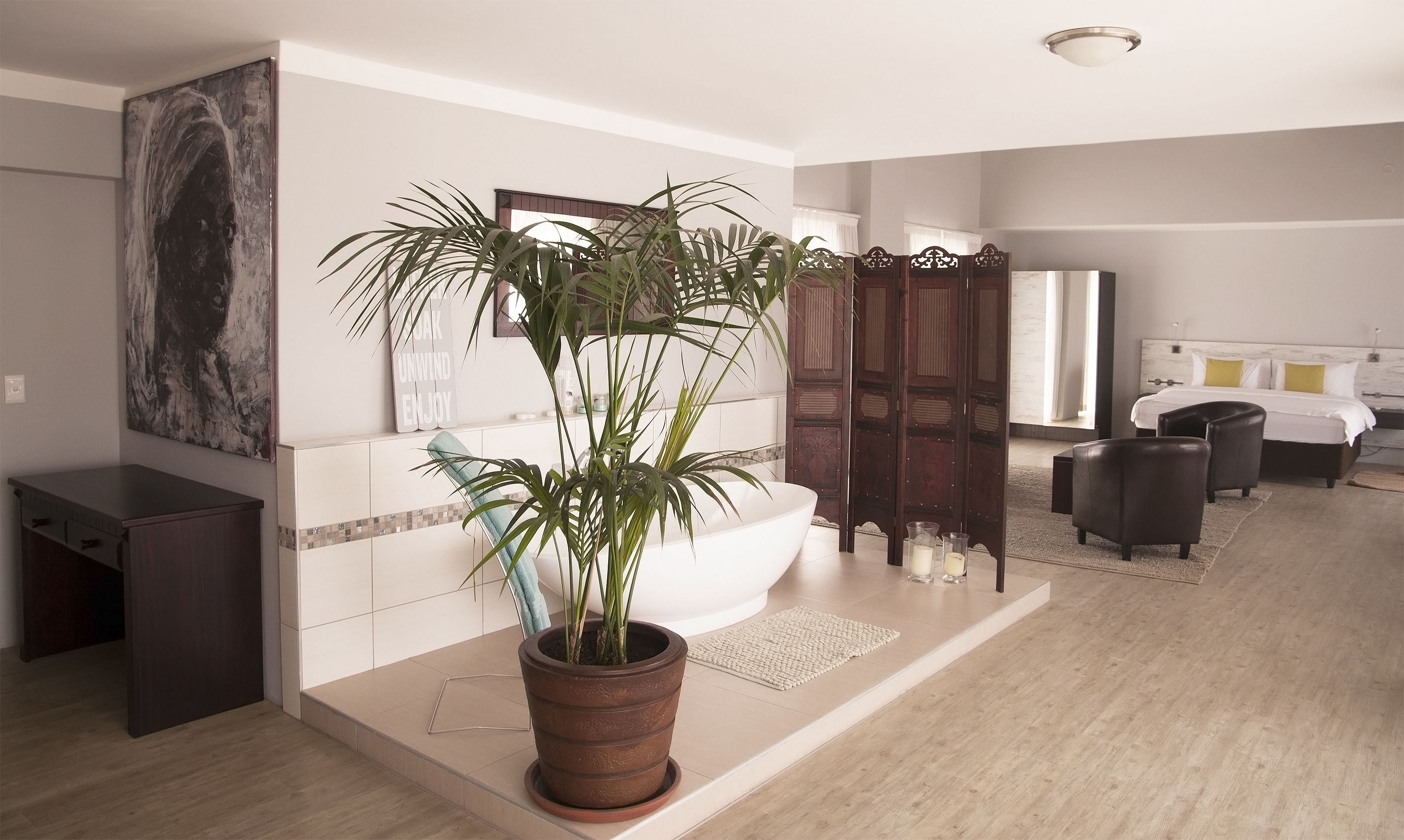 exclusive suite, 1 king bed | minibar, in-room safe, desk, blackout curtains