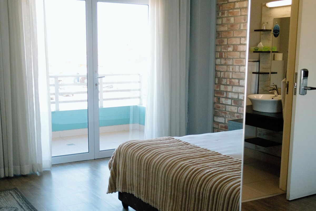 Minibar, in-room safe, desk, blackout drapes