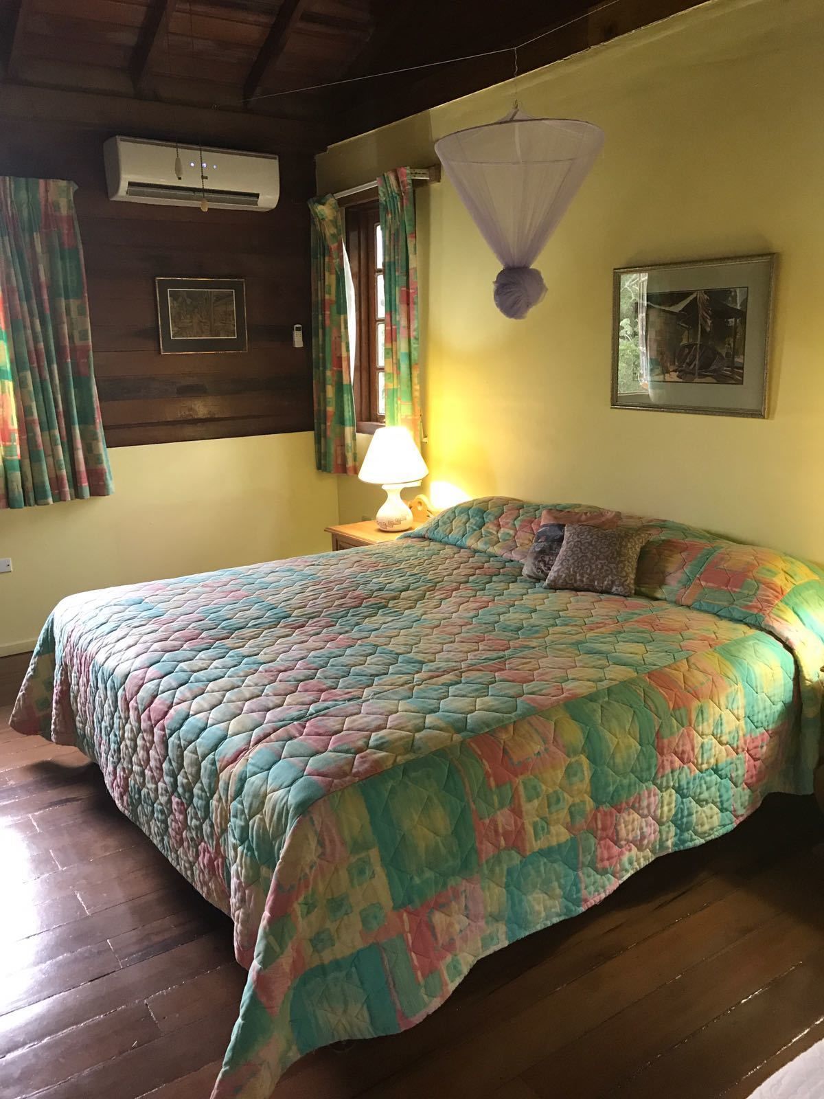 Signatur-villa - 1 kingsize-seng - køkken - udsigt til have | Individuelt design, skrivebord, arbejdsområde til bærbare computere