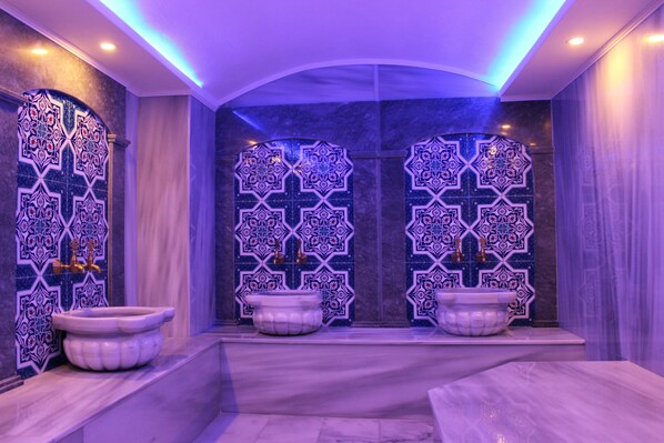 Sauna, steam room, Turkish bath/hammam, body treatments