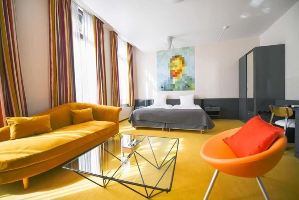 1 bedroom, premium bedding, in-room safe, desk