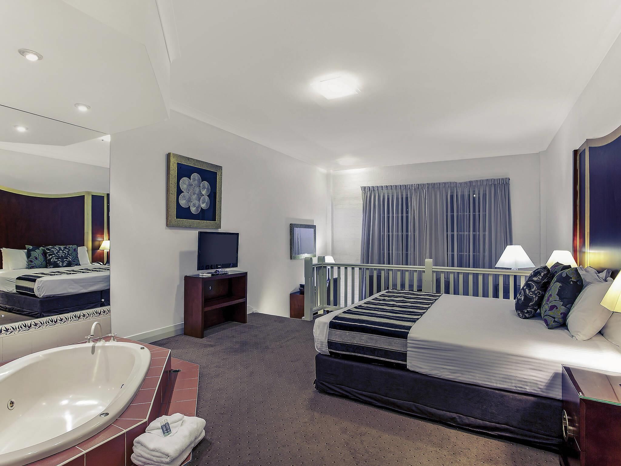 Executive Suite, 1 King Bed (Spa)