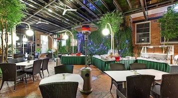 Café da manhã, almoço e jantar