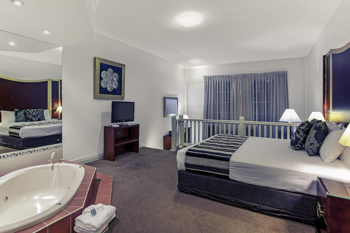 Suite ejecutiva, 1 cama King size (Spa) | Minibar, caja de seguridad en la habitación y escritorio