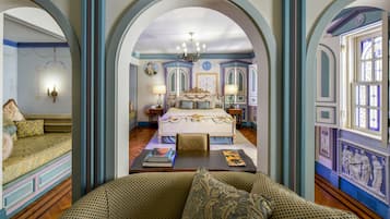 Suite, varias camas, para no fumadores | 1 habitación, sábanas de algodón egipcio y ropa de cama de alta calidad