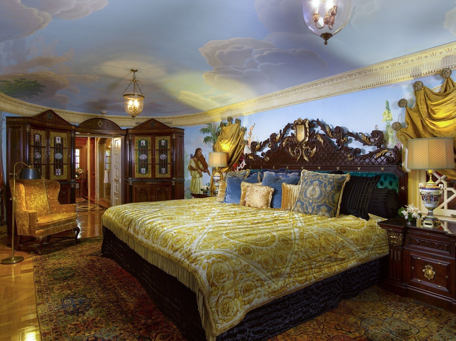 1 bedroom, Egyptian cotton sheets, premium bedding, in-room safe