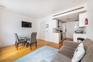 Lovely 3 bed at Evelyn Yard - EV03 | Living area | Flat-screen TV