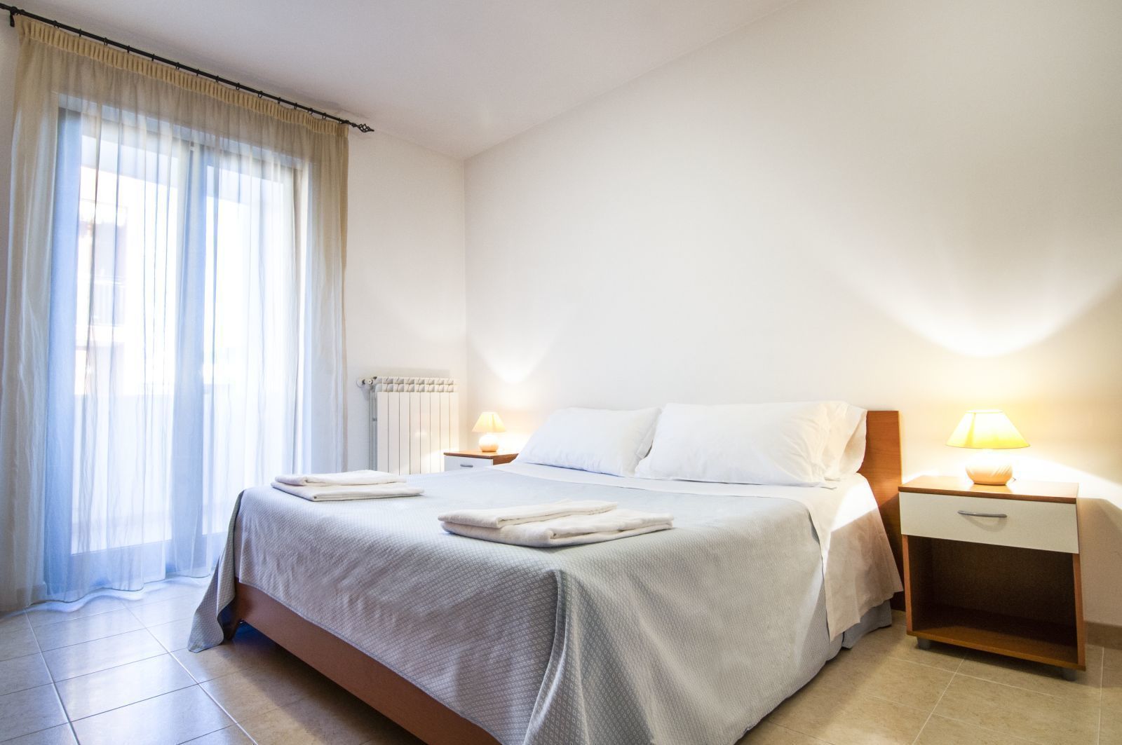 Premium bedding, in-room safe, desk, rollaway beds