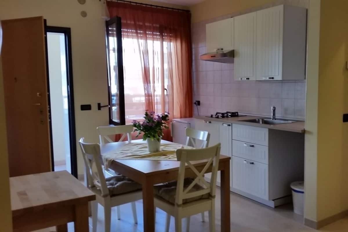 Roupas de cama premium, cofres nos quartos, escrivaninha