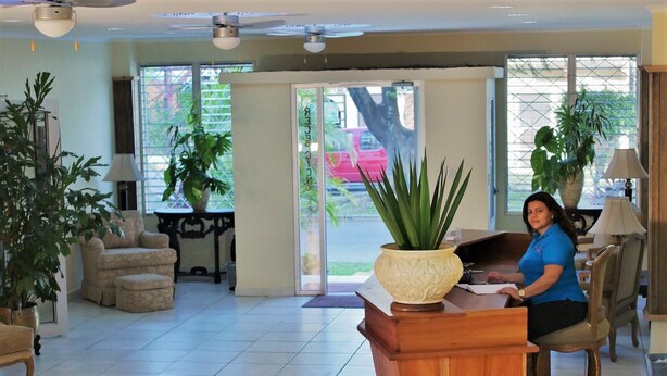 Reception - Hotel Carnaval (La Ceiba)