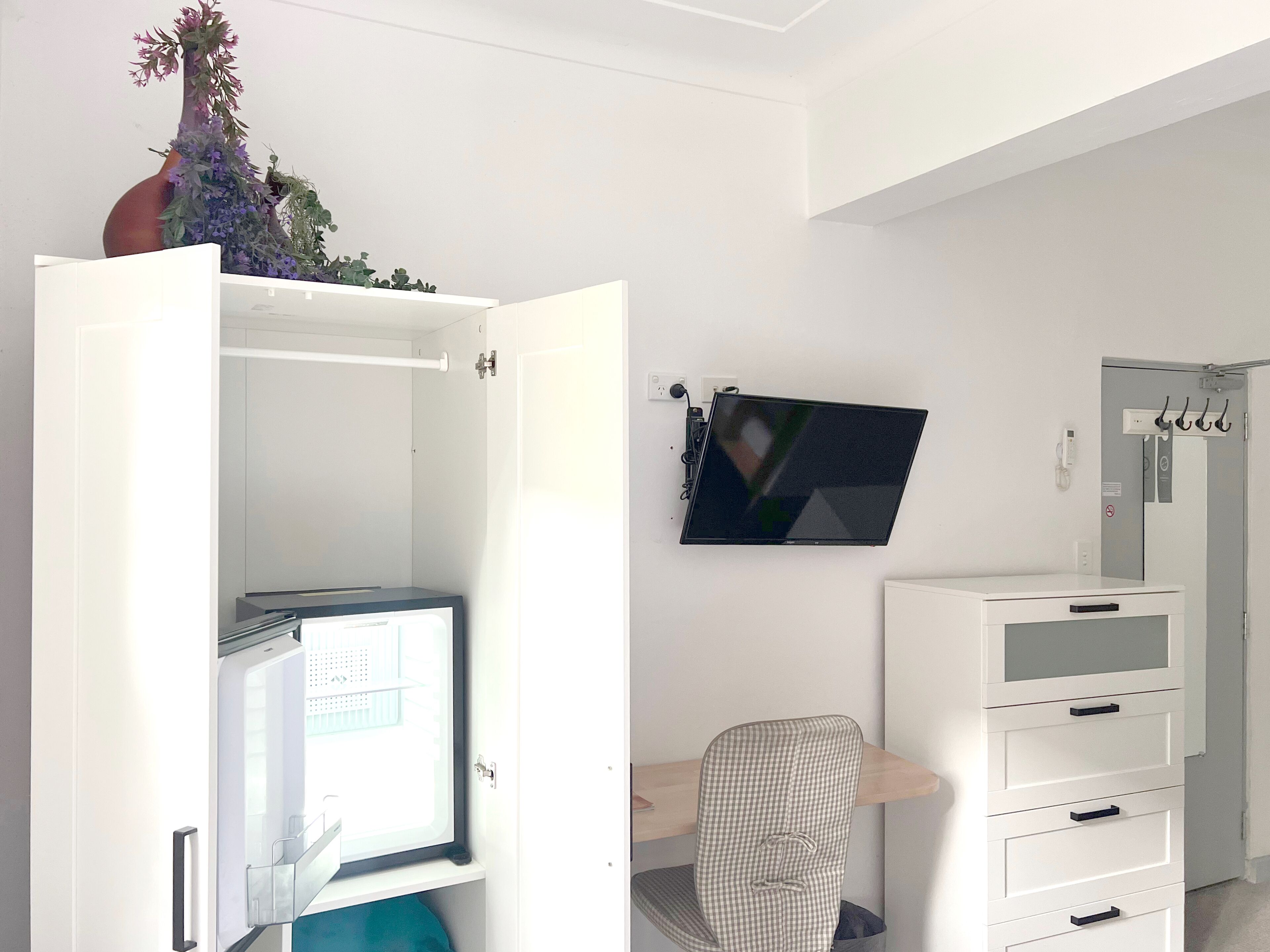 family room, shared bathroom | 1 bedroom, desk, laptop workspace, blackout curtains