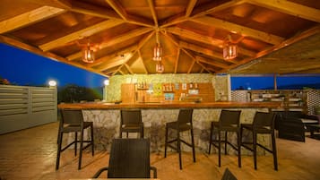 Poolbar