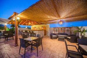 Poolbar
