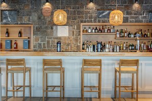 2 bars/lounges, poolside bar