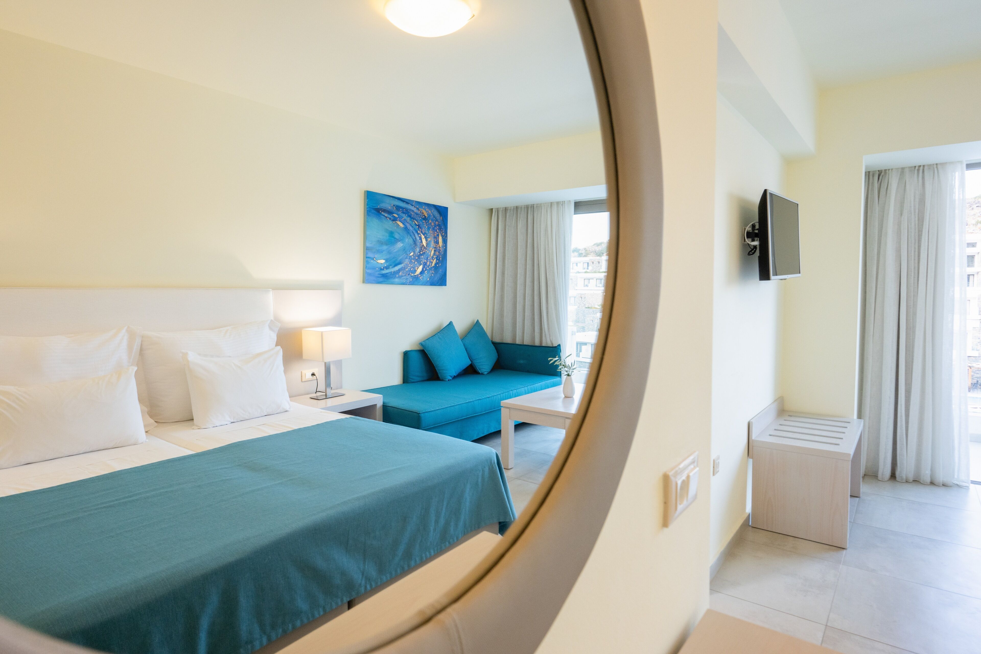 Superior Bungalow with Side Sea View | Soundproofing, free WiFi, bed sheets