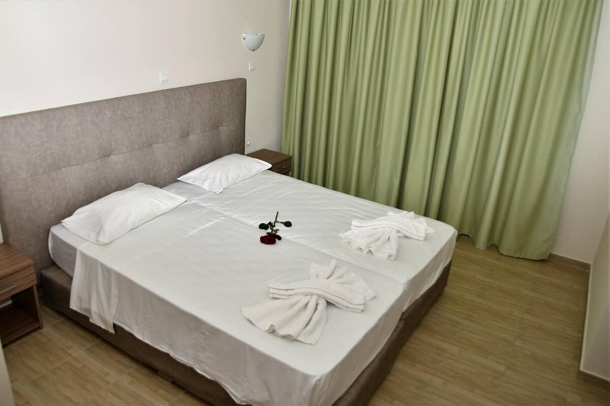 熨斗/熨板、免费婴儿床、WiFi、床单