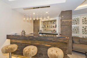 Bar (on property) - Bisetun Hotel (Istanbul)