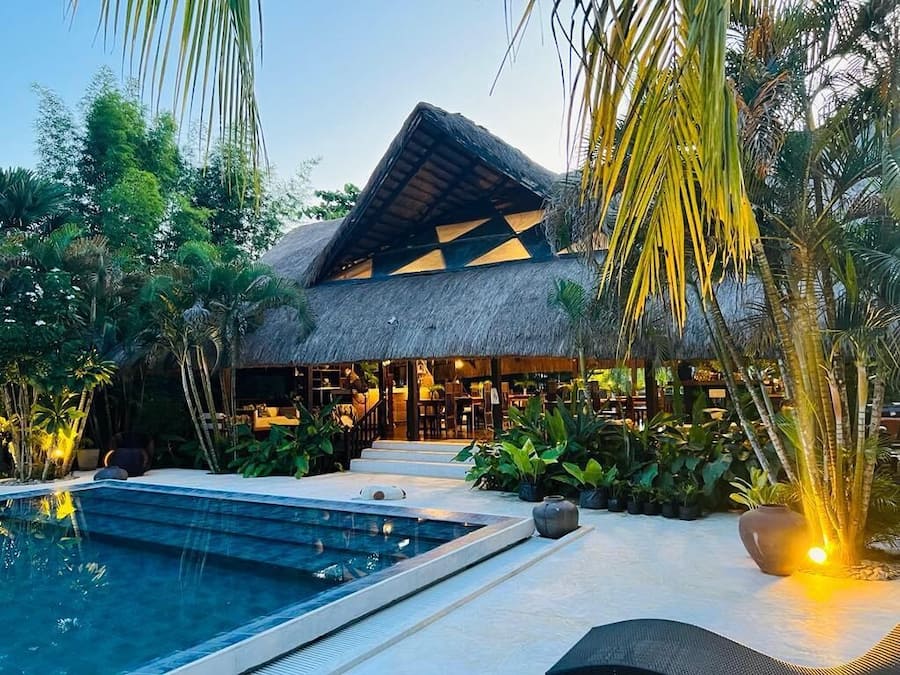 Outdoor pool, sun loungers