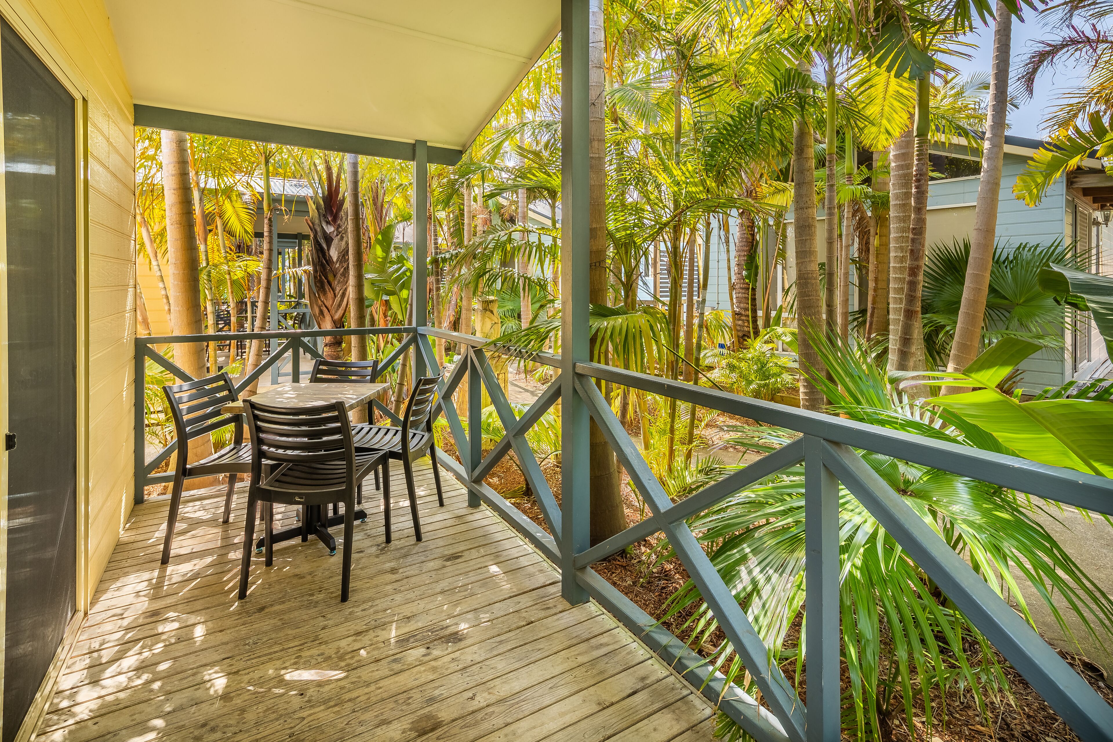 Bangalow Cabin - 2 Bedrooms | Balcony view