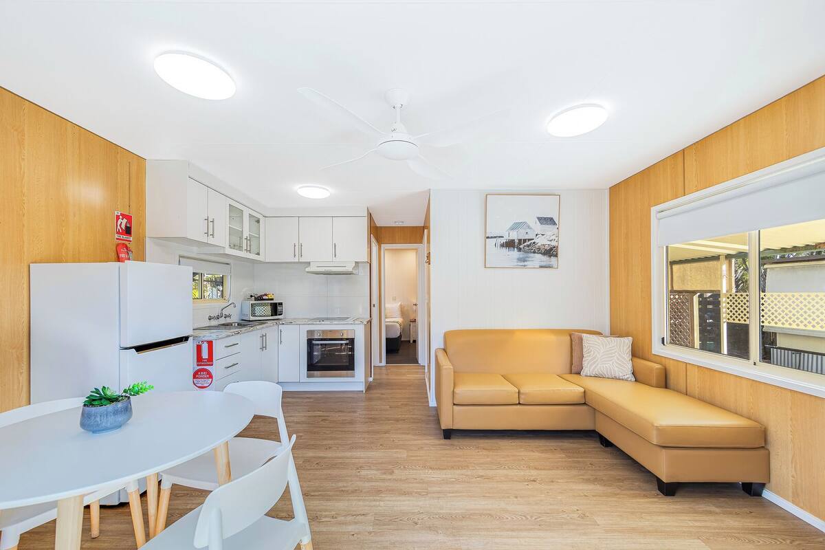Palm Cabin | Living area