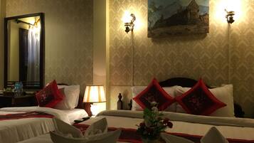 Superior Triple Room | Minibar, desk, free WiFi