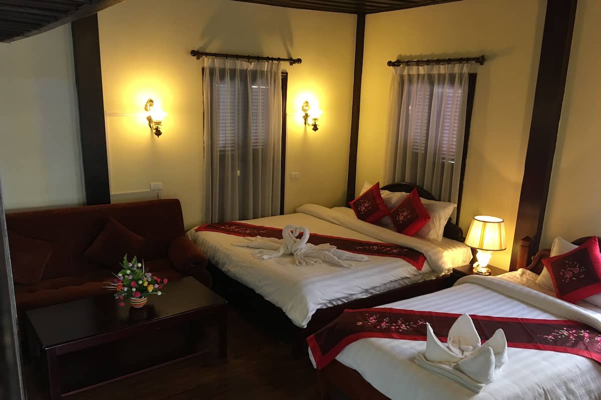 Minibar, desk, free WiFi