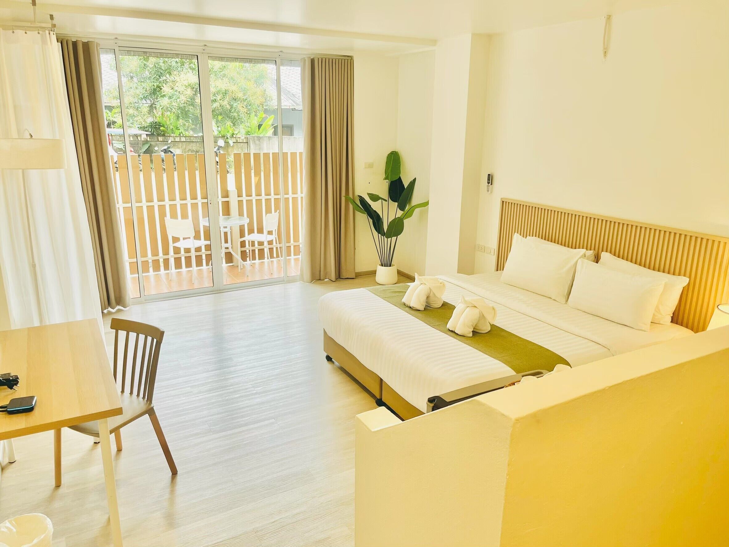 Ground Floor Double Room | Hypo-allergenic bedding, free WiFi, bed sheets