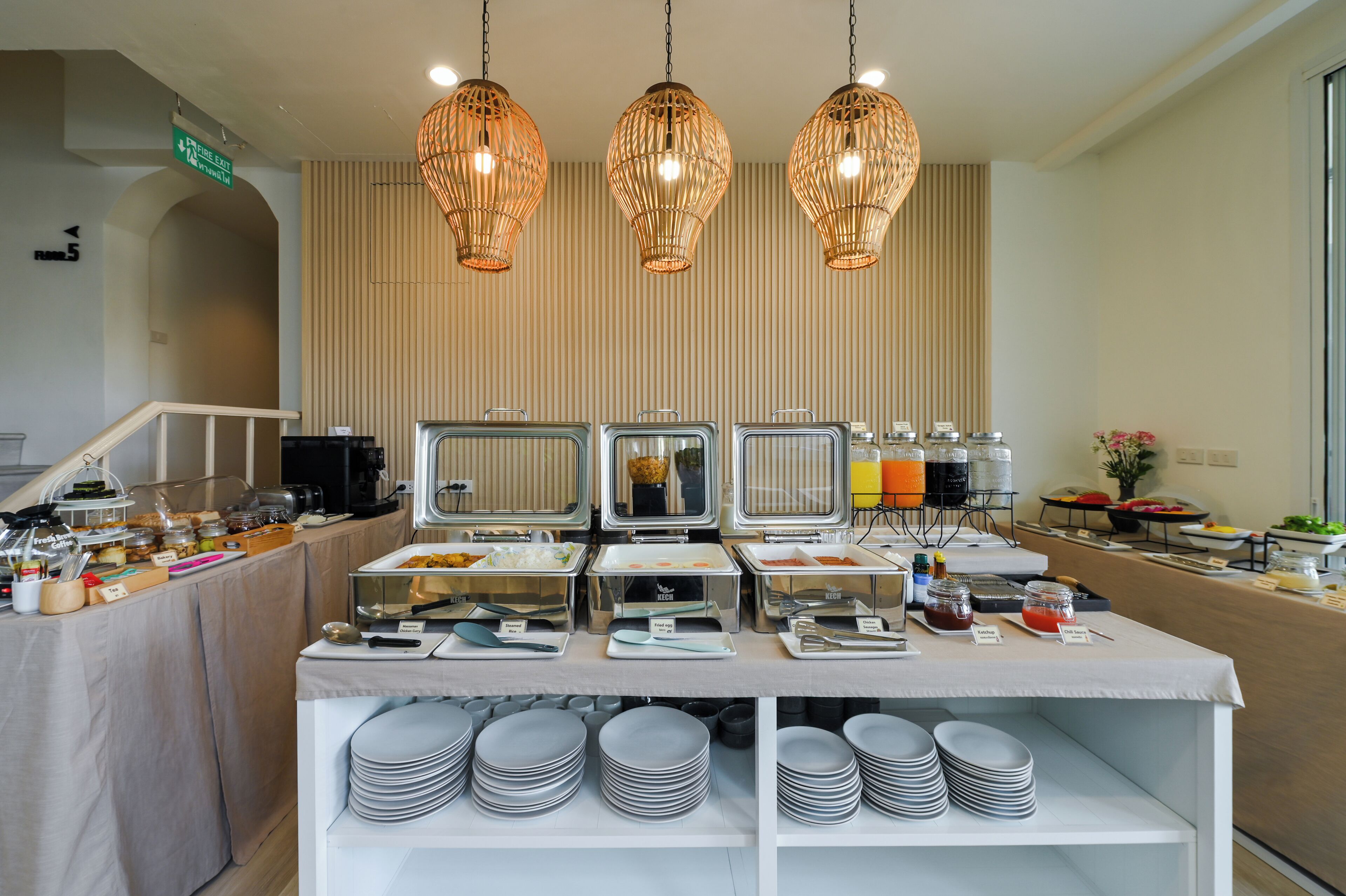 Daily buffet breakfast for a fee