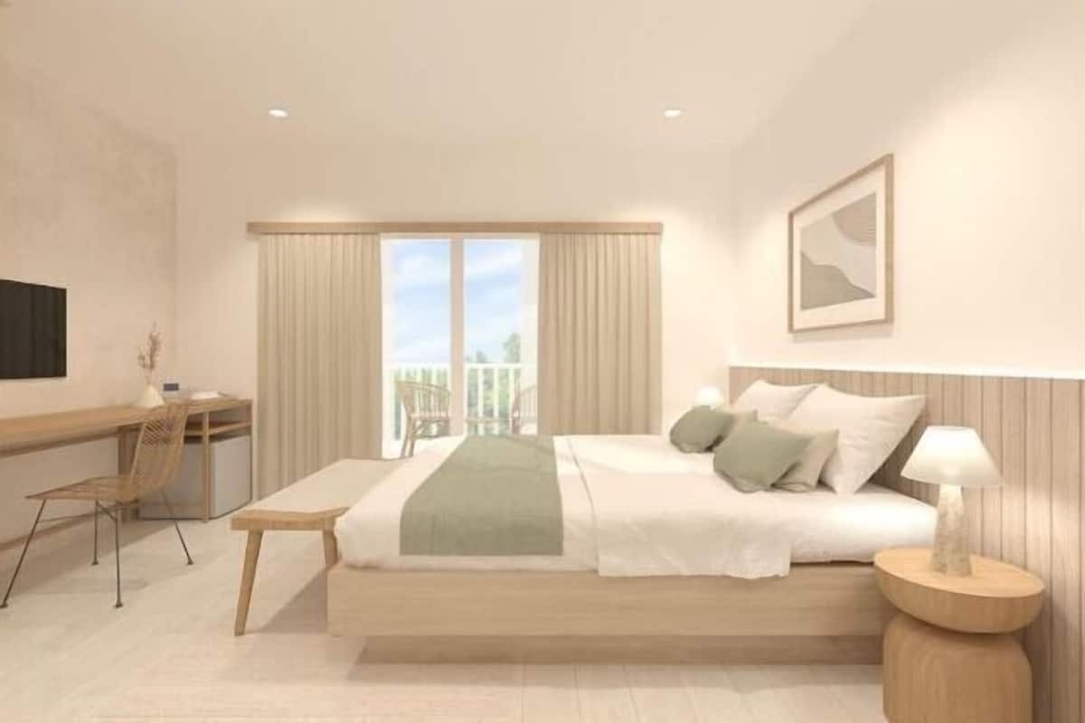 Premium bedding, desk, laptop workspace, free WiFi