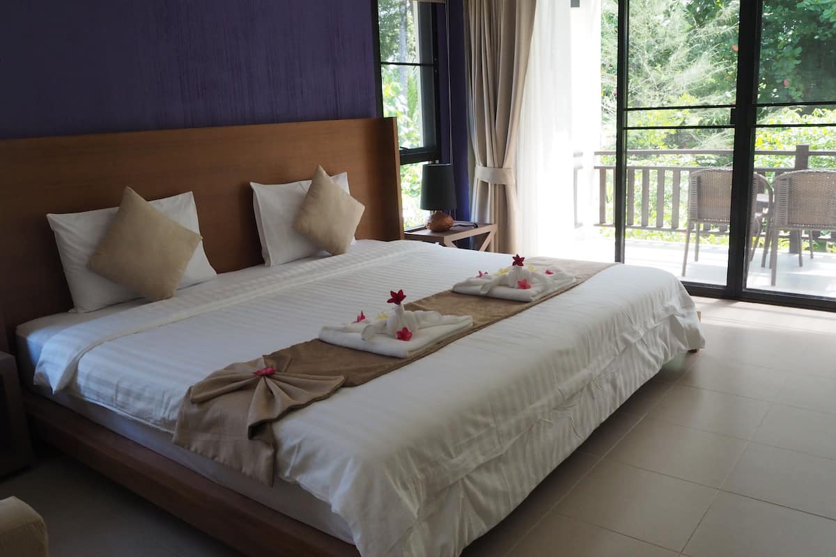 superior villa, 1 double bed | minibar, in-room safe, desk, blackout curtains