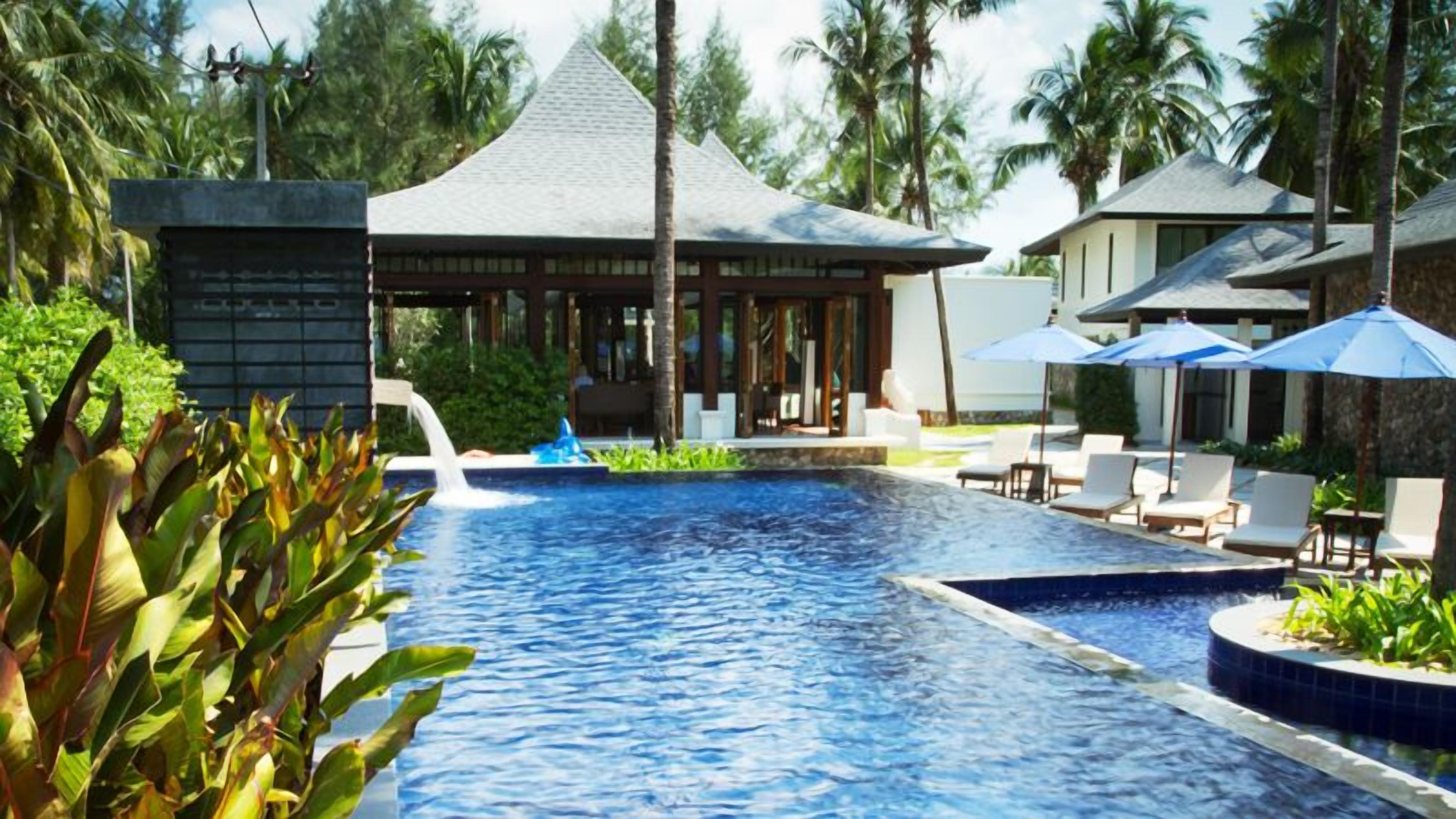 outdoor pool, pool umbrellas, pool loungers