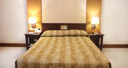 Cherry Blossoms Hotel
