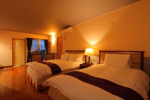1 bedroom, down comforters, free minibar items, desk