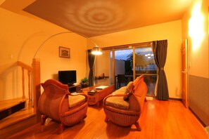  LCD 液晶電視、 DVD 播放機