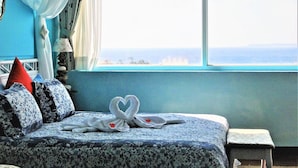 Ocean View Room | Premium bedding, down comforters, desk, blackout drapes - La Maison B&B (Hengchun)