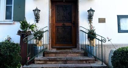 Gasthof und Hotel zum Hirsch