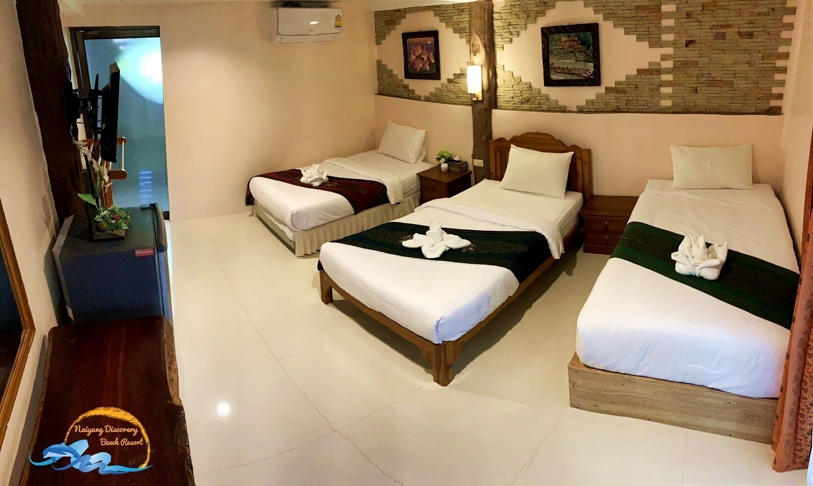 In-room safe, desk, free WiFi, bed sheets