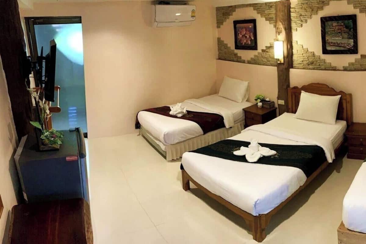 In-room safe, desk, free WiFi, bed sheets