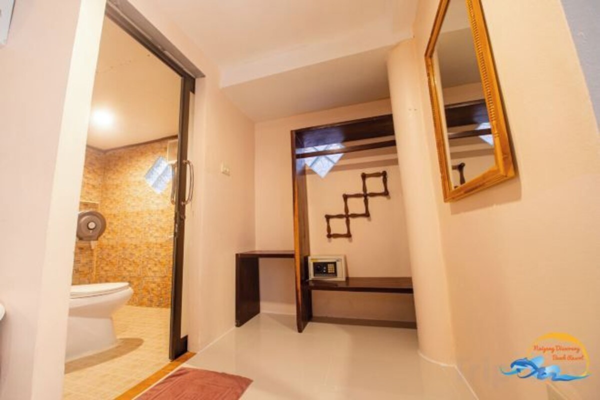 Bathroom | Shower, free toiletries, towels, soap