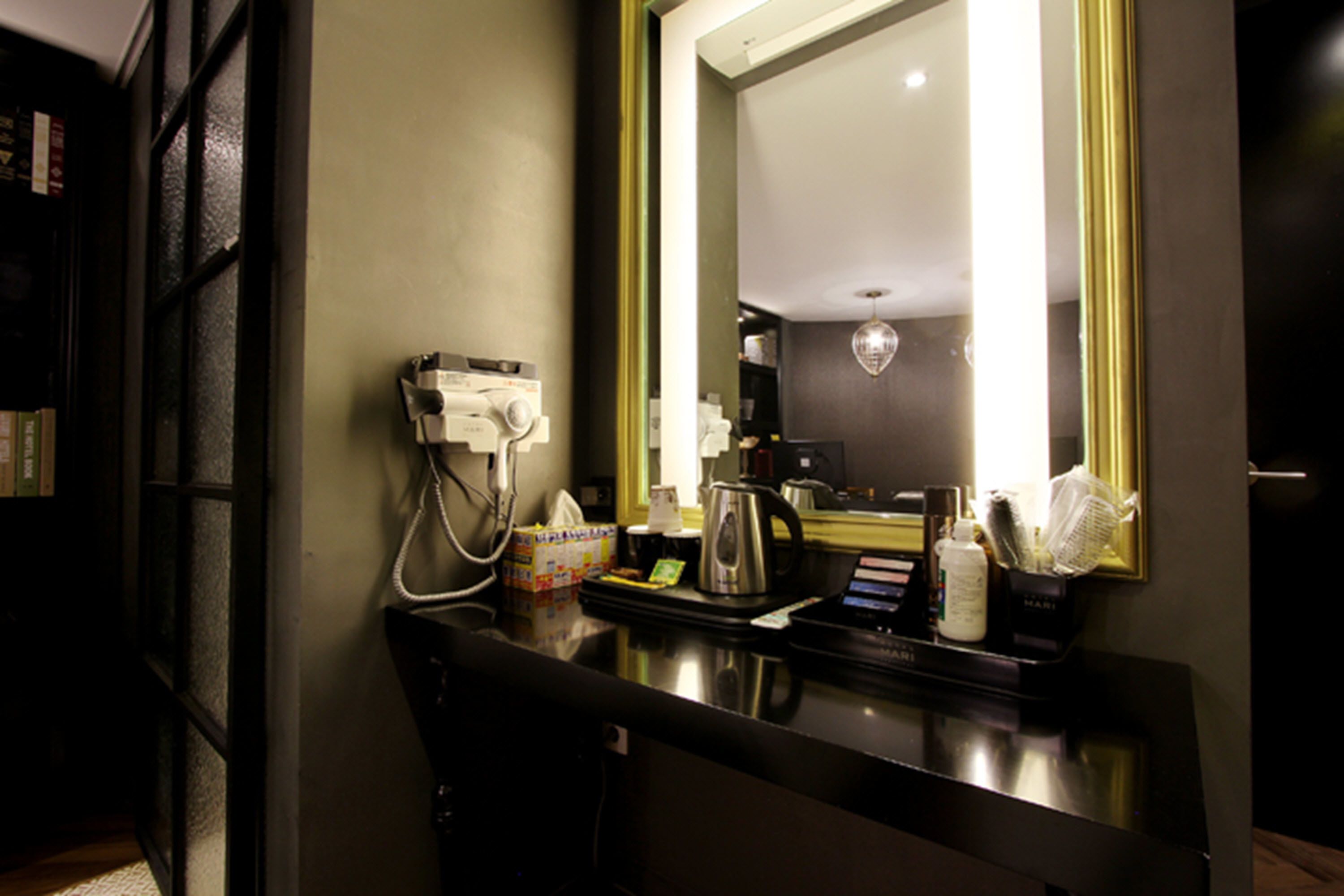 suite | room amenity