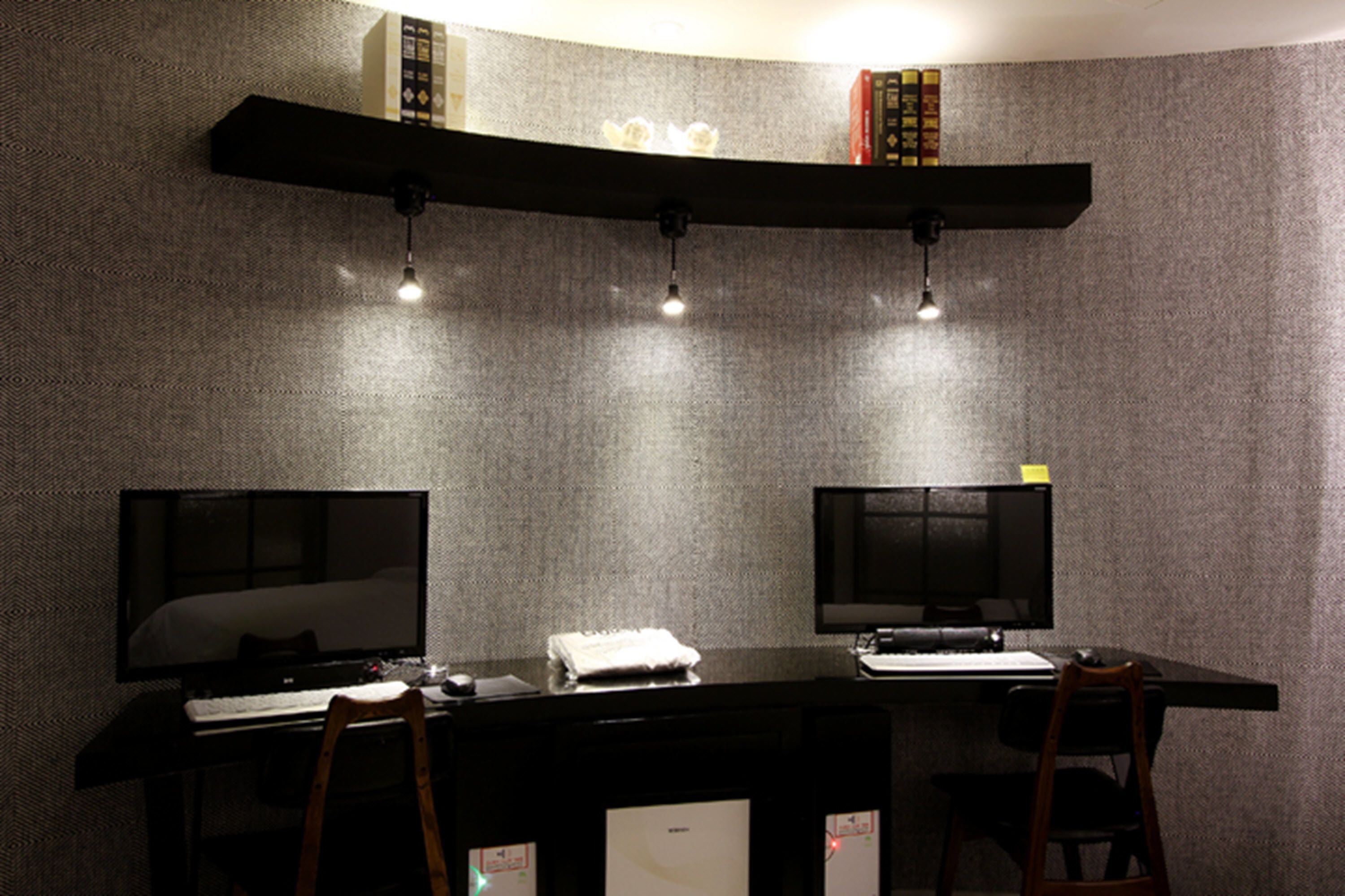 suite | room amenity