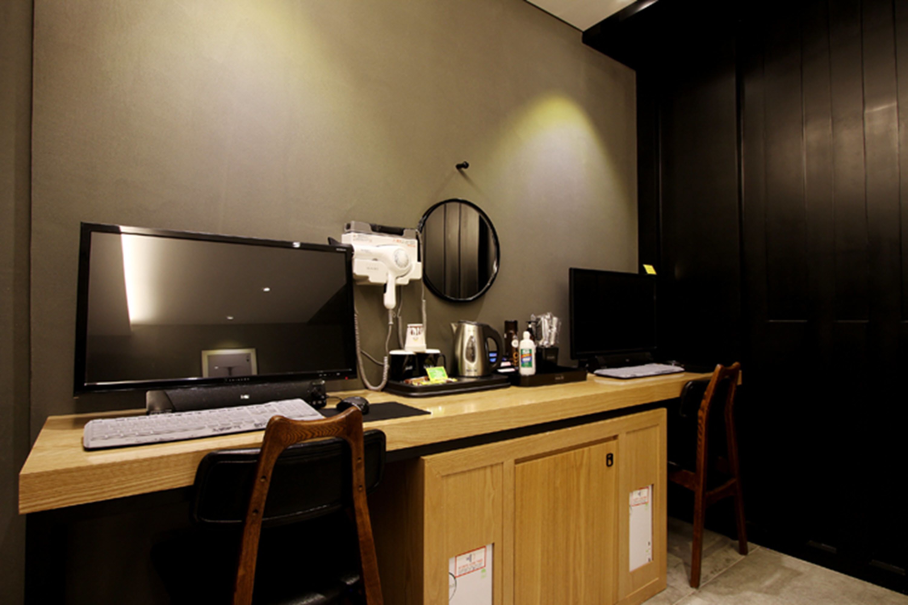 premium twin room | room amenity